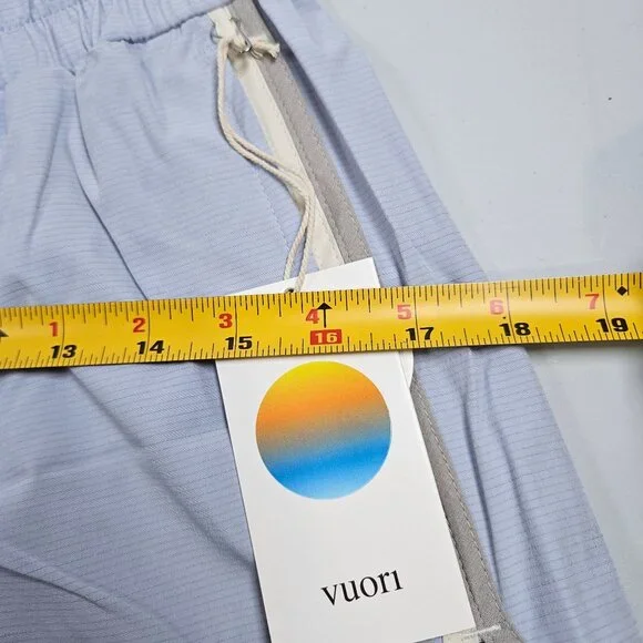 Vuori Athletic Lightweight Elastic Waistband Shorts Women Size Small NWT Casual - Picture 10 of 12